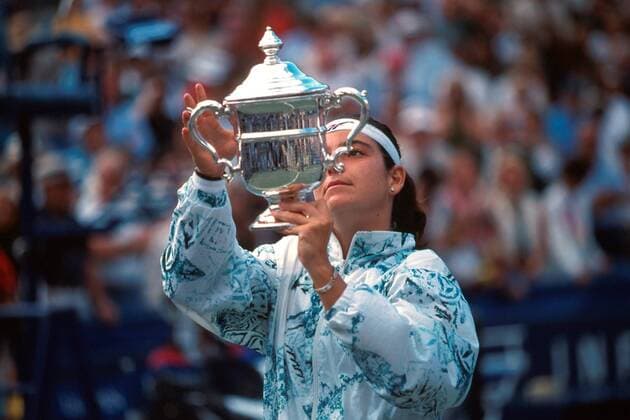 Arantxa Sanchez-Vicario (Spanien) bei der Siegerehrung Tennis Damen US Open 1994, Grand Slam, WTA-Tour, Hartplatz, Hardcourt, Hartplatztennis, Hartplatzturnier Einzelbild Flushing Meadow New York