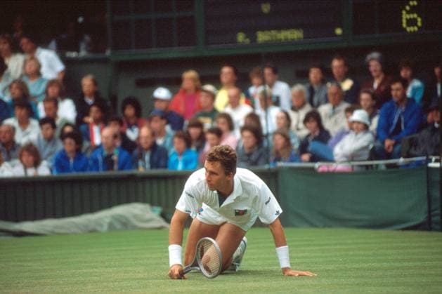 Ivan Lendl (USA) am Boden Tennis Herren All England Championships 1989, Grand Slam, ATP-Tour, Rasen, Rasenplatz, Rasenturnier, Rasentennis Einzelbild Wimbledon London