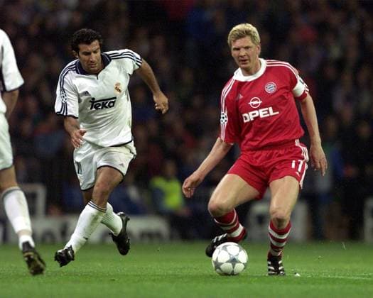 Stefan Effenberg (Bayern, re.) am Ball, daneben Luis Figo (Real Madrid) Fußball EC 1 Herren Champions League 2000 2001, Halbfinale, Real Madrid - FC Bayern München 0:1 Gruppe Estadio Santiago Bernabéu, Bernabeu Madrid Dynamik,
