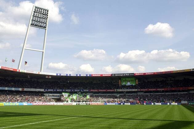 Das Bremer Weserstadion Fußball 1. BL Herren Saison 2000 2001, SV Werder Bremen Totale Weserstadion Bremen