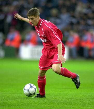 Michael Owen (Liverpool) am Ball Fußball EC 3 Herren UEFA-Cup 2000 2001, Europapokal: FC Liverpool (England) Einzelbild Westfalenstadion Dortmund Dynamik,
