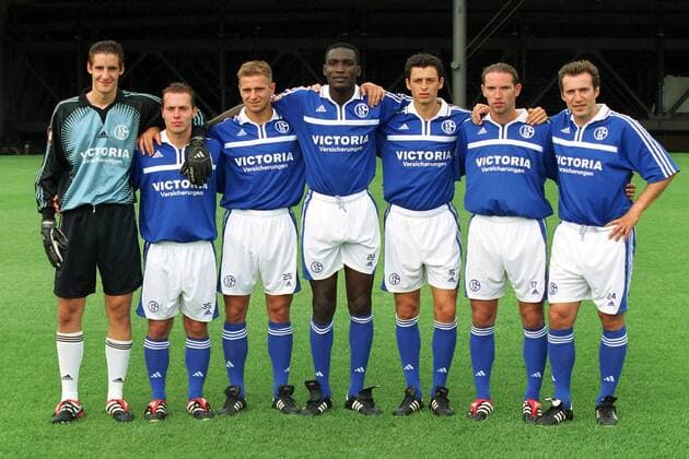 Neuzugänge FC Schalke 04 Saison 2001 2002, v. li.: Torwart Christofer Heimeroth, Filip Trojan, Marcel Rozgonyi, Victor Agali, Kristijan Djordjevic, Sven Vermant, Marc Wilmots Fußball 1. BL Herren Vorstellung, Präsentation, Pressetermin Gruppe Gelsenkirchen