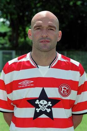 Stefan Emmerling (Düsseldorf) Fußball Herren Saison 2001 2002, Regionalliga Nord, Vorstellung, Präsentation, Pressetermin, Porträttermin Porträt Rheinstadion Düsseldorf