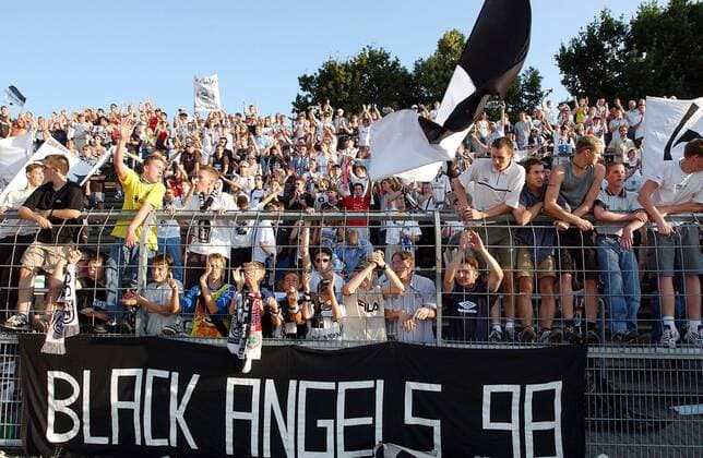 Fußball, Stadiongeschichte SSV Ulm 1846 Ulmer Fans im Donaustadion Fußball 1. BL Herren DFB-Pokal 2001 2002, Verbandsliga Württemberg, SSV Ulm Totale Donaustadion Ulm
