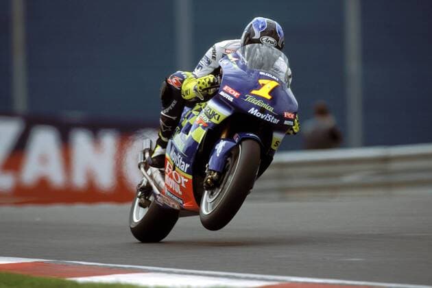 Kenny Roberts (USA) auf seiner Suzuki Motorsport WM Herren Weltmeisterschaft 2001, Motorrad, Motorradrennen, Motorradrennsport, Motorradsport, Vdia Einzelbild Assen