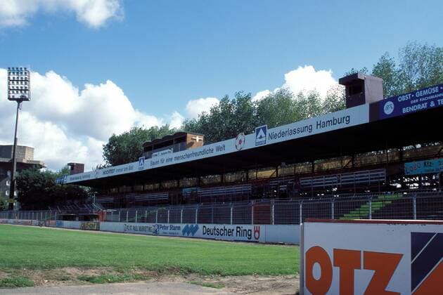Fußball, Stadiongeschichte FC St. Pauli Leere Ränge im Wilhelm-Koch-Stadion am Millerntor Fußball 1. BL Herren Saison 1995 1996, FC St. Pauli, Vdia Totale Wilhelm-Koch-Stadion am Millerntor Hamburg Leere,