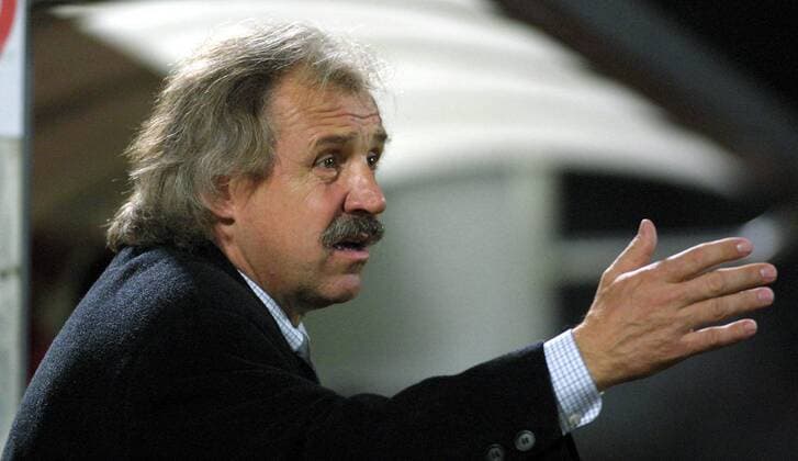 Fußball, Trainerhistorie, Rot-Weiß Oberhausen Trainer Dragoslav Stepanovic (Oberhausen) gibt Anweisungen Fußball 2. BL Herren Saison 2001 2002, Vneg, Rot-Weiß Oberhausen, RW, RWO Einzelbild Niederrheinstadion Oberhausen