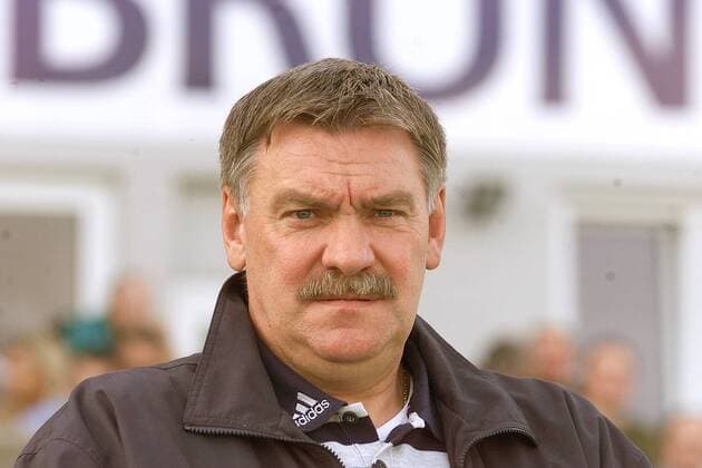 Trainer Paul Hesselbach (Fürth) Fußball 2. BL Herren Saison 2001 2002, SpVgg Greuther Fürth, Vdig Porträt Playmobil-Stadion Fürth