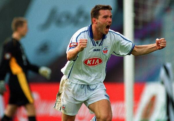 Torschütze Markus Beierle (Rostock) ballt die Fäuste Fußball 1. BL Herren Saison 2001 2002, FC Hansa Rostock Einzelbild Ostseestadion Rostock Freude, Begeisterung,