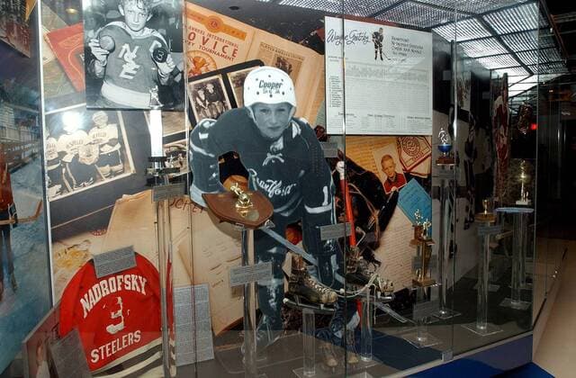 Wayne Gretzky Retrospektive Eishockey Herren NHL, National Hockey League 2001 2002, Historie, Geschichte, Museum, Sportmuseum Einzelbild Hockey Hall of Fame Toronto