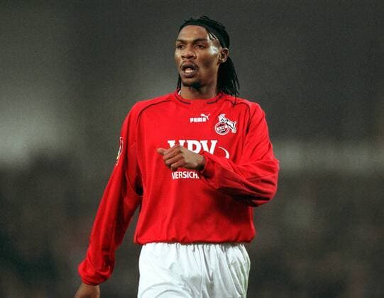 Bilder des Tages - SPORT Neuzugang Rigobert Song (Köln) Fußball 1. BL Herren Saison 2001 2002, 1.FC Köln Einzelbild Stadion am Millerntor Hamburg