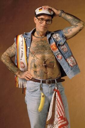 Tätowierter St.Pauli Fan ist sich für nichts zu schade - er ist in seinem Verein verankert Fußball 1. BL Herren Saison 1990 91, FC St. Pauli, Vdia Einzelbild Hamburg