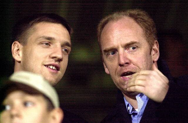 Manager Klaus Berge (re.) und Neuzugang Petar Divic (beide Union) Fußball 2. BL Herren Saison 2001 2002, 1. FC Union Berlin, Vdig Gruppe Alte Försterei, Stadion an der Wuhlheide Berlin