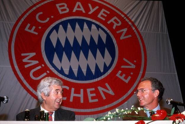 Präsident Franz Beckenbauer (re.) und Vizepräsident Dr. Fritz Scherer (beide Bayern) während der Jahreshauptversammlung Fußball 1. BL Herren Saison 1994 1995, FC Bayern München, Versammlung, Hauptversammlung, Mitgliederversammlung Gruppe München