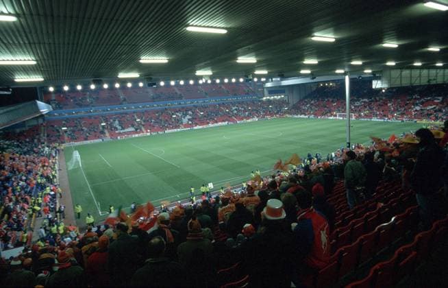 Holländische Fans im Stadion an der Anfield Road Fußball EM Herren Europameisterschaft 1996, Nationalmannschaft, Nationalteam, Niederlande Totale Anfield Road Liverpool