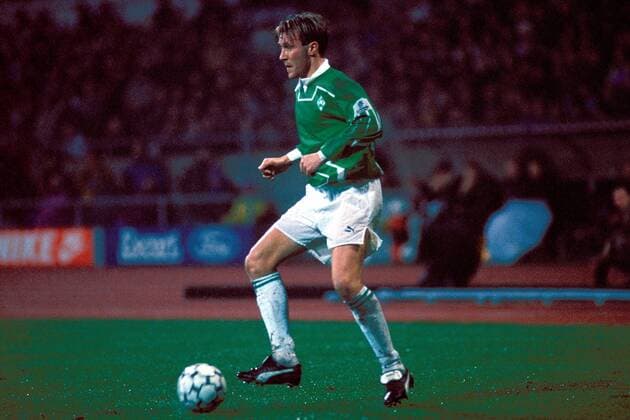 Fußball, CL 1993 1994, SV Werder Bremen - RSC Anderlecht 5-3 Thomas Wolter (Bremen) am Ball Fußball EC 1 Herren Champions League 1993 1994, SV Werder Bremen Einzelbild Weserstadion Bremen