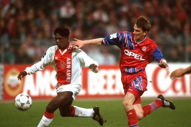 Clarence Seedorf (Ajax, li.) gegen Dietmar Hamann (Bayern) Fußball EC 1 Herren Champions League 1998 1999, FC Bayern München - Ajax Amsterdam 0:0 Gruppe Olympiastadion München Dynamik,