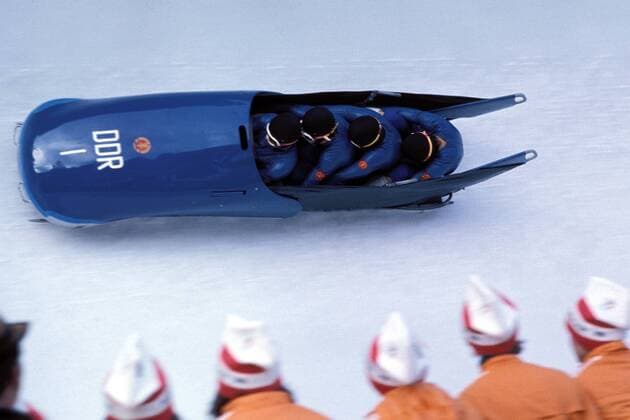 DDR I - Pilot Meinhard Nehmer, Jochen Babock, Bernhard Germeshausen und Bernhard Lehmann Bobsport OS Winter Herren Olympische Winterspiele 1976, Olympia, Olympiade, Spiele, Bob, Viererbob, Vierer, 4er Gruppe Nationalmannschaft, Nationalteam Innsbruck, Igls