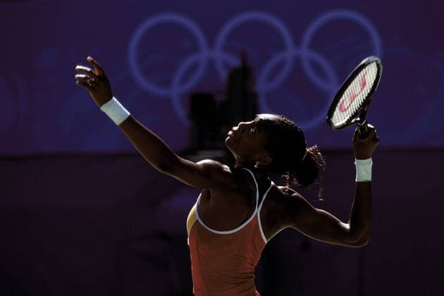 Venus Williams (USA) - Aufschlag Tennis OS Sommer Damen Olympische Sommerspiele 2000, Spiele, Olympia, Olympiade, Hartplatz, Hardcourt, Hartplatztennis Einzelbild NSW Tennis Centre Sydney