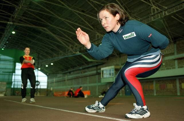 Claudia Pechstein (Deutschland) - Kurventraining Eisschnellauf Damen Eisschnelllauf 2002, Eisschnellaufen, Eisschnelllaufen Shooting, Fotoshooting, Fototermin Einzelbild Sportforum Hohenschönhausen Berlin