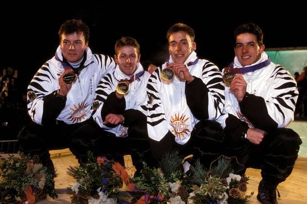Olympiasieger Deutschland, v.li.: Sven Fischer, Marc Kirchner, Frank Luck und Ricco Groß Biathlon OS Winter Herren Olympische Winterspiele 1994, Olympia, Olympiade, Spiele, Ski Nordisch, nordischer Skisport, Vdia Gruppe Lillehammer Freude,