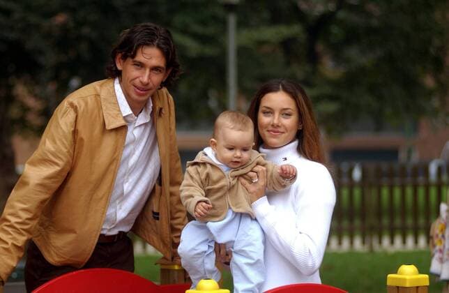 Demetrio Albertini (Milan) mit Ehefrau Uriana und Sohn Frederico Fußball Herren Serie A 2001 2002, 1. Italienische Liga, AC Mailand Gruppe Mailand Glück,