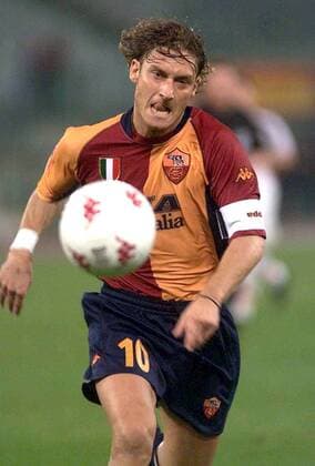 Francesco Totti (Roma) am Ball Fußball EC 1 Herren Champions League, 2001 2002, Serie A, 1. Italienische Liga, AS Rom, Vdig Einzelbild Stadio Olimpico, Olympiastadion Rom Dynamik,