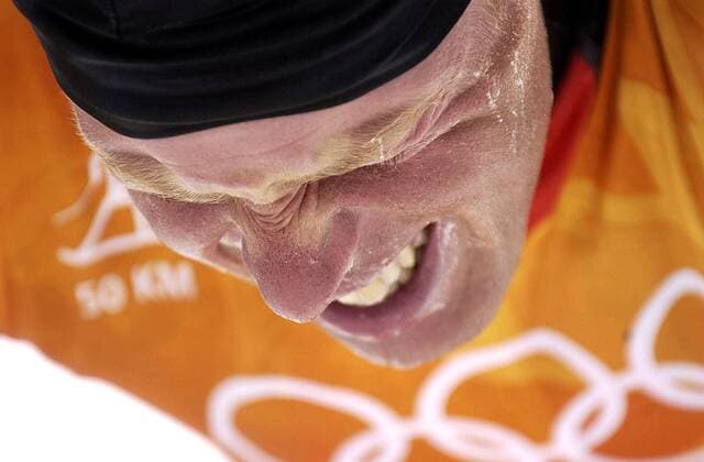 Johann Mühlegg (Spanien) erschöpft Nordischer Skilauf OS Winter Herren Olympische Winterspiele 2002, Olympia, Olympiade, Spiele, Ski Nordisch, Skisport, Vdig Einzelbild Soldier Hollow Salt Lake City, Qual, quälen, Quälerei Anstrengung, Erschöpfung,