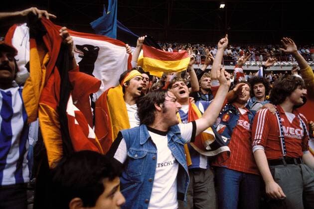 BRD-Fans - Jubel nach dem Skandalspiel Fußball WM Herren Weltmeisterschaft 1982, Nationalmannschaft, Nationalteam, BR Deutschland - Österreich 1:0 Totale Estadio El Molinon, Länderspiel Gijon Freude,