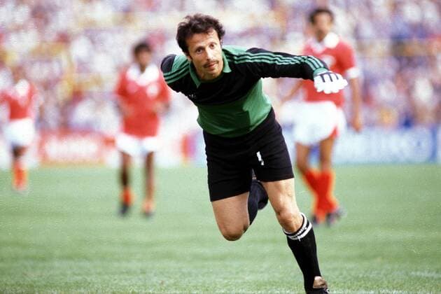 Torwart Ahmad Al Tarabolsi (Kuwait) Fußball WM Herren Weltmeisterschaft 1982, Länderspiel, Nationalmannschaft, Nationalteam Einzelbild Estadio Jose Zorrilla Valladolid Dynamik,