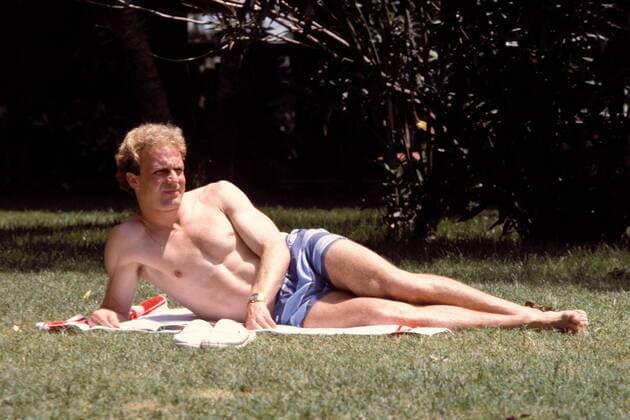 Karl-Heinz Rummenigge (BRD) relaxt auf der Wiese Fußball WM Herren Weltmeisterschaft 1982, Nationalmannschaft, Nationalteam, BR Deutschland Einzelbild Madrid, Karlheinz Ruhe,