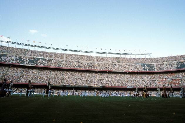 Fußball, Stadiongeschichte FC Barcelona Eröffnungsveranstaltung - Innenansicht des ausverkauften Nou Camp Fußball WM Herren Weltmeisterschaft 1982, Eröffnung, Feier, Eröffnungsfeier, Veranstaltung Totale Nou Camp Barcelona Weite,