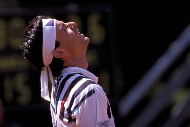 Emilio Sanchez (Spanien) verzweifelt Tennis WM Herren 17. Peugeot World-Team-Cup 1994, WTC, ATP-Tour, Sand, Sandplatz, Sandplatztennis, Sandplatzturnier Einzelbild Rochus-Club Düsseldorf Enttäuschung, Verzweiflung,