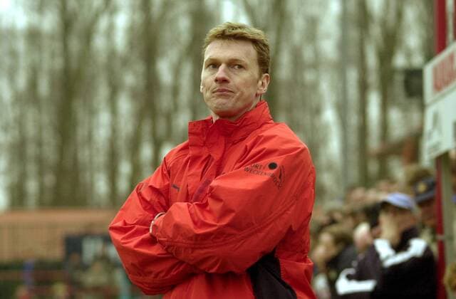 Trainer Dr. Jörg Weber (Verl) Fußball Herren Regionalliga Nord 2001 2002, 3. Liga, SC Verl, Vdig Einzelbild Stadion an der Poststraße Verl