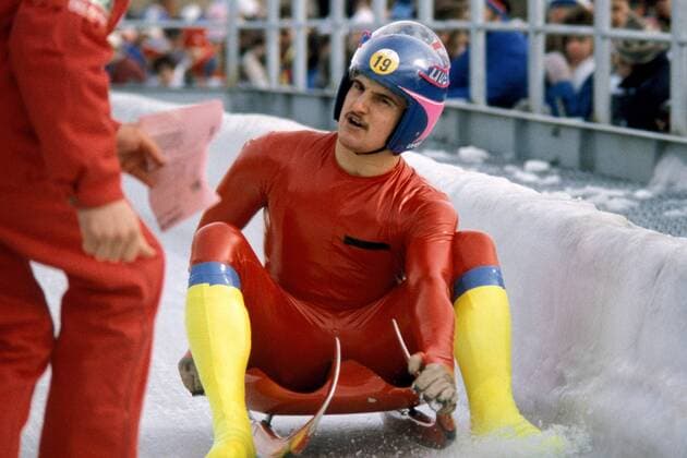 Georg Hackl (BRD) skeptisch Rennrodeln OS Winter Herren Olympische Winterspiele 1988, Olympia, Olympiade, Spiele, Rennschlittensport, Rodeln, Rennschlitten Gruppe Canada Olympic Park Calgary Skepsis,