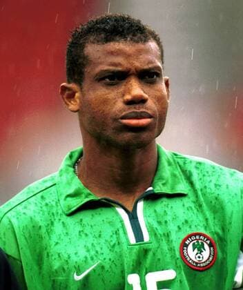 Sunday Oliseh (Nigeria) Fußball Länderspiel Herren Freundschaftsspiel 2001, Nationalmannschaft, Nationalteam, Nationaltrikot Porträt Saints Stadium Southampton  