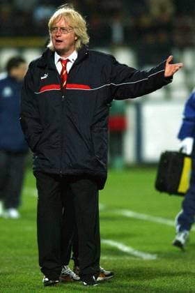 Nationaltrainer Winfried Schäfer (Kamerun) Fußball Länderspiel Herren Freundschaftsspiel 2002, Nationalmannschaft, Nationalteam, Einzelbild Stade des Charmilles Genf
