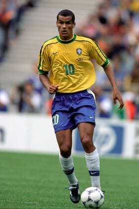 Rivaldo (Brasilien) am Ball Fußball WM Herren Weltmeisterschaft 1998, Nationalmannschaft, Nationalteam, Nationaltrikot, Länderspiel, Vneg Einzelbild Stade de France Paris, Saint Denis, St. Dynamik,