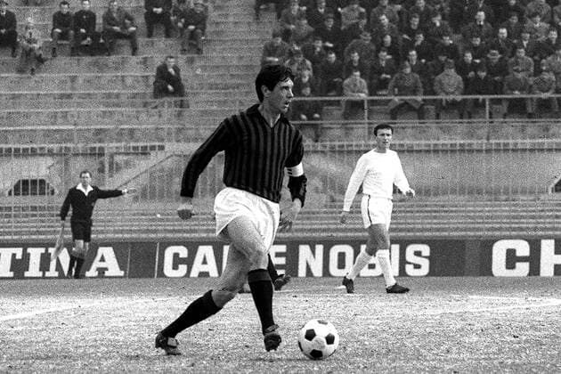 Cesare Maldini (Milan) am Ball Fußball EC 1 Herren Europapokal der Landesmeister 1963 1964, Europacup, Viertelfinale, Einzelbild Estadio Santiago Bernabeu Madrid