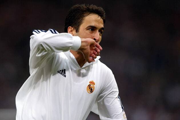 Raul Gonzalez (Real) - Torjubel Fußball EC 1 Herren Champions League 2001 2002, Real Madrid, Finale, Endspiel Einzelbild Hampden Park Glasgow Freude,