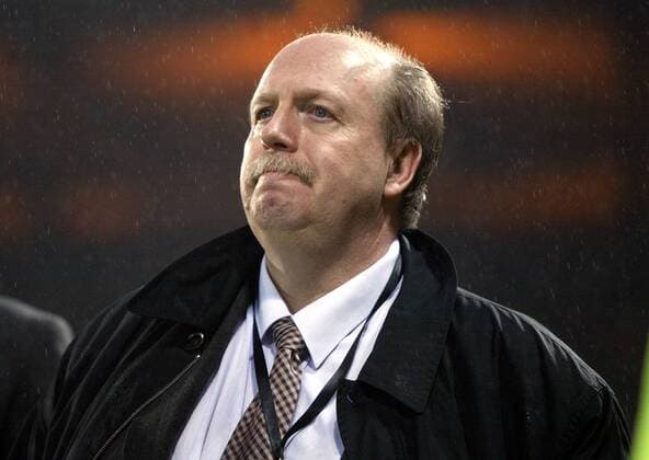 Manager Reiner Calmund (Leverkusen) enttäuscht Fußball EC 1 Herren Champions League 2001 2002, Finale, Endspiel, Bayer 04 Leverkusen Porträt Hampden Park Glasgow Enttäuschung,