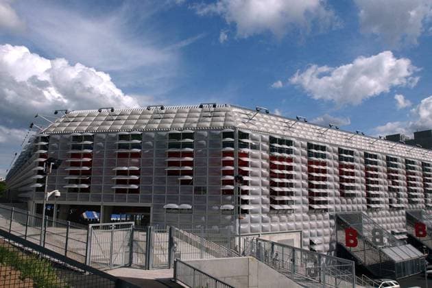 Fußball, Frauen EM 2025, Sportstätte, St. Jakob-Park in Basel Der St. Jakob Park mit geöffneten Fensterklappen Fußball EM Herren U21-Europameisterschaft 2002, U 21, Länderspiel, Finale, Endspiel, Vdig Totale St. Jakob Stadion, Saint Basel