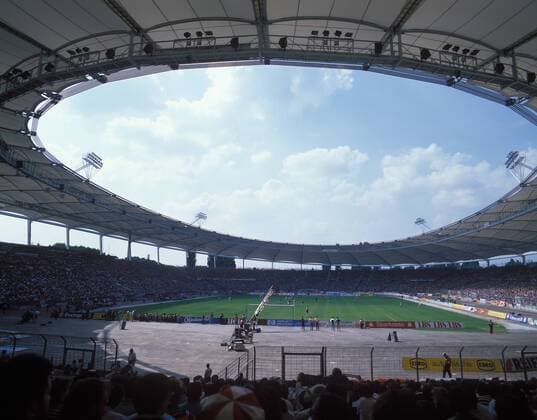 Das ausverkaufte Neckarstadion Fußball 1. BL Herren Saison 1992 1993, VfB Stuttgart - SV Werder Bremen 0:3 Totale Neckarstadion Stuttgart Weite,