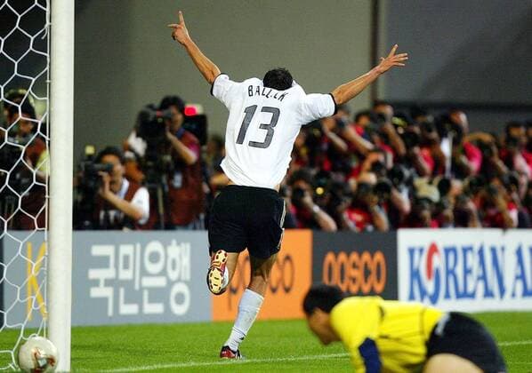 Torschütze Michael Ballack (Deutschland) nach seinem Treffer zum 1:0 Fußball WM Herren Weltmeisterschaft 2002, Länderspiel, Halbfinale, Nationalmannschaft, Nationalteam, Nationaltrikot Gruppe WorldCupStadium Seoul Freude, Begeisterung,