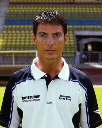Co-Trainer Marco Pezzaiuoli (Karlsruher SC) Fußball 2. BL Herren Saison 2002 2003, KSC, Vorstellung, Präsentation, Pressetermin, Porträttermin Porträt Wildparkstadion Karlsruhe