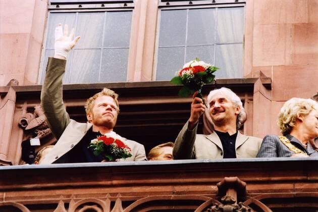 Teamchef Rudi Völler (re.) und Torwart Oliver Kahn (li., beide Deutschland) auf dem Rathausbalkon Fußball WM Herren Weltmeisterschaft 2002, Nationalmannschaft, Nationalteam, Ankunft, Empfang, Rathaus, Balkon, Gruppe Frankfurter Römer, Römerberg Frankfurt M.
