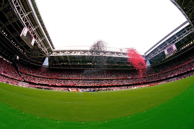 Millenium-Stadion in Cardiff Fußball Herren English Premier League 2002 2003, 1. Englische Liga, FA Community Shield Totale Millennium Stadium Cardiff  