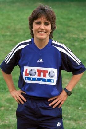 Trainerin Monika Staab (Frankfurt) Fußball 1. BL Damen Saison 2002 2003, 1.FFC Frankfurt, Shooting, Fotoshooting, Fototermin Einzelbild Mainz