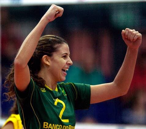 Luciana Nascimento (Brasilien) jubelt Volleyball WM Damen Weltmeisterschaft 2002, Nationalmannschaft, Nationalteam, Nationaltrikot, Vorrunde, Gruppe D Einzelbild Leipzig Freude,