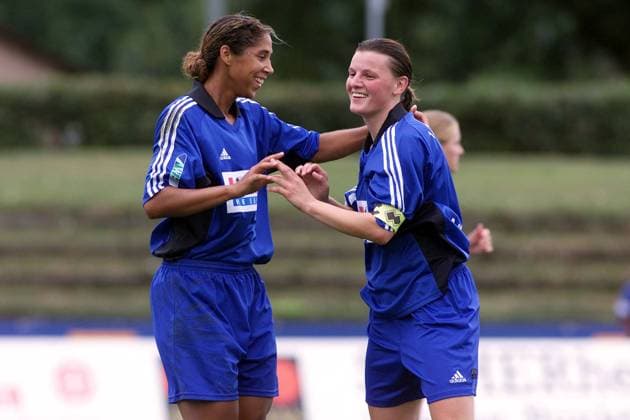 Steffi Jones (li.) und Pia Wunderlich (beide FFC Frankfurt) - Torjubel Fußball 1. BL Damen Saison 2002 2003, Frauen, Frauenfußball, Vdig, Gruppe Stadion am Brentanobad Frankfurt M. Freude,